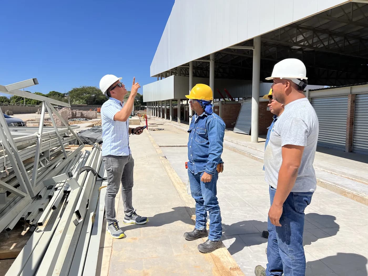 Construcción de vivienda unifamiliar — 80 unidades, ~118 m²/und