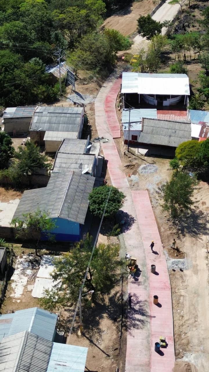 Construcción de andén peatonal — concreto rígido